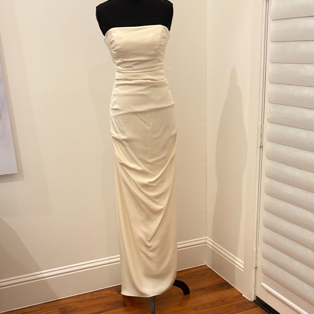 Nicole Miller Elegant Cream Strapless Dress Size 2
